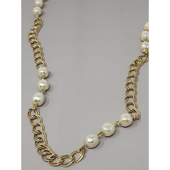 Vintage Jewelry Napier Pearl Necklace Napier Faux‎ Pearl and Gold Chain - Picture 2 of 5